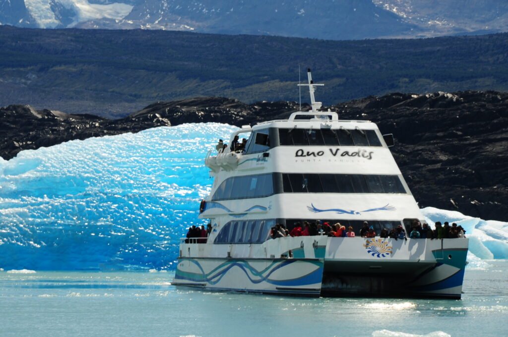 Perito Moreno Glacier – CALAFATE (Footbridges and Navigation)